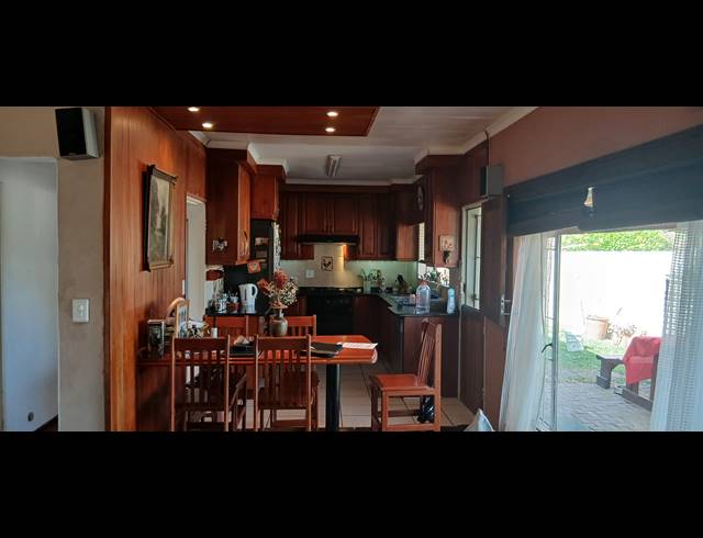 4 BEDROOM HOUSE FOR SALE IN PIONEER PARK